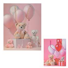 Darčeková taška s medvedíkom a balónmi.