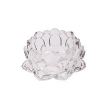 Sklenený svietnik v tvare lotosového kvetu.