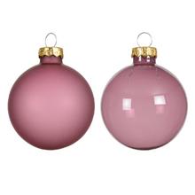 Sklenené vianočné gule v lesklej a matnej vínovoružovej farbe, priemer 8 cm.