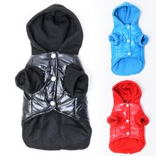 Psie oblečenie v mixe farieb a veľkostí.