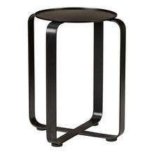 Stojan na kvety v saténovej čiernej farbe.