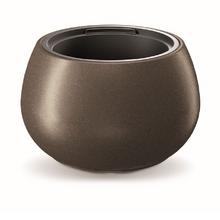 Okrúhly kvetináč s vkladom v hnedej farbe.