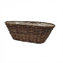 Hnedý oválny obal z prútia