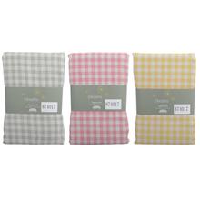 Obrus z polyesteru a bavlny v rôznych farbách.