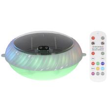 Solárne plastové svetlo s meniacou sa farbou.