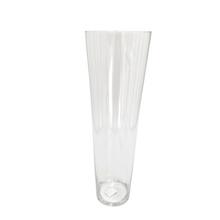 Sklenená váza s priemerom 17 cm a výškou 50 cm.