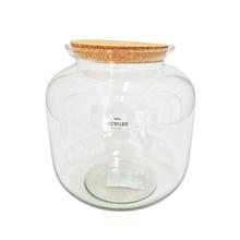 Sklenená váza s korkovým viečkom, priemer 24,5 cm, výška 25 cm.
