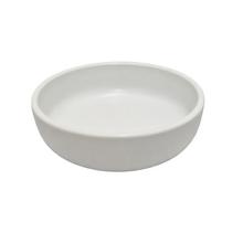 Biela plytká misa s priemerom 20 cm a výškou 6,5 cm.